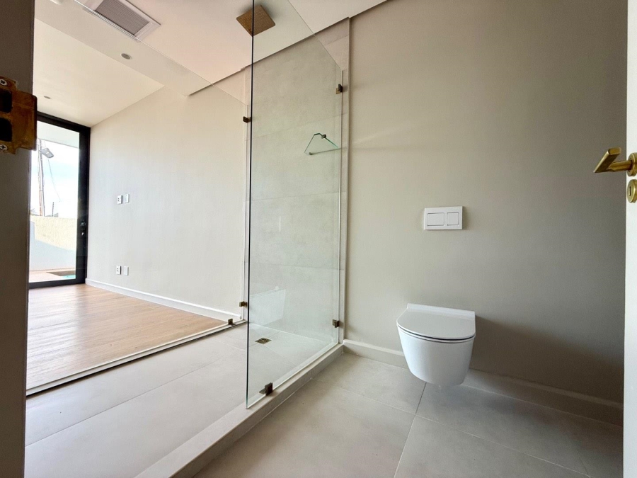 3 Bedroom Property for Sale in Fresnaye Western Cape